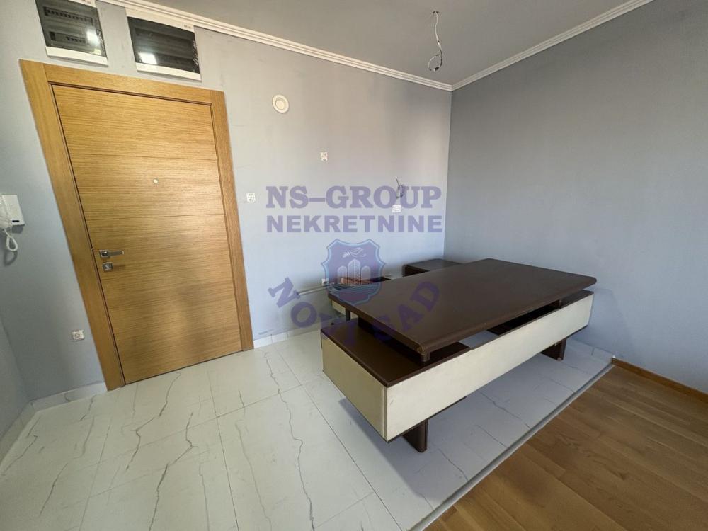 Slika 4 - Dvosoban, 42m2, Salajka (Partizanska ulica) Novi Sad